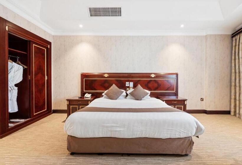 سوییت جونیور, Chairmen