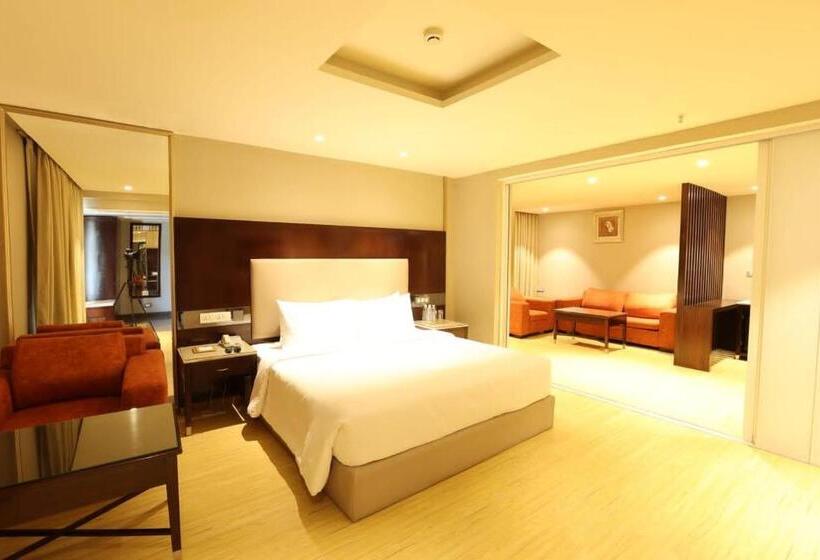 سوییت, Citadel Sarovar Portico Bengaluru