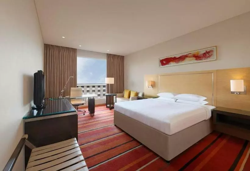 Deluxe Room King Size Bed