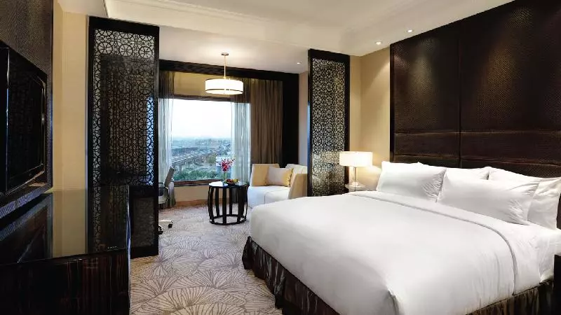 キングサイズベッドのスタンダードルーム, Doubletree By Hilton Hotel Gurgaon   New Delhi Ncr
