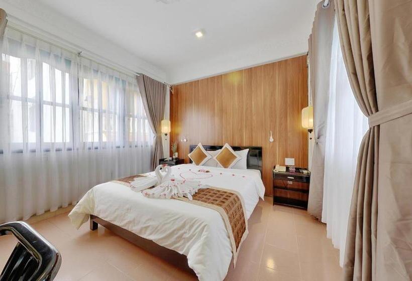 اتاق لوکس با چشمانداز استخر, Hai Yen