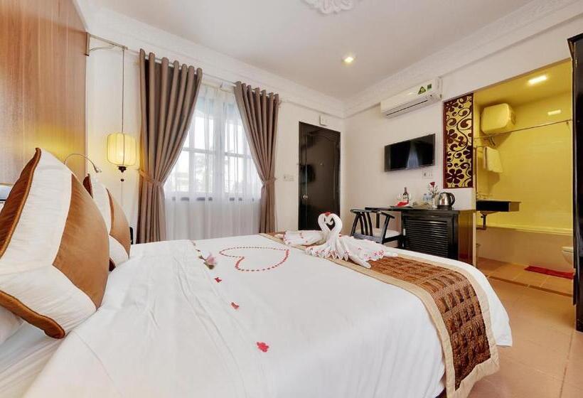 اتاق لوکس با چشمانداز استخر, Hai Yen