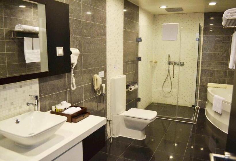 سوییت جونیور, Holiday Villa Hotel & Residence City Centre Doha