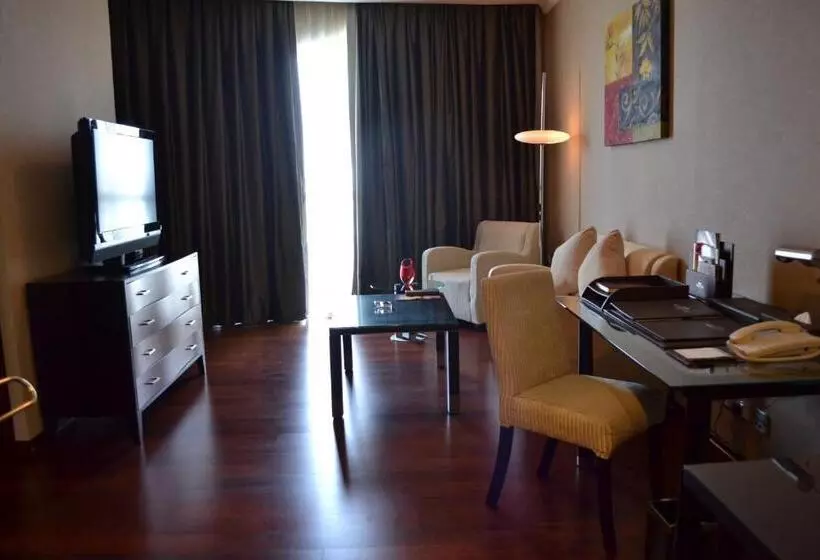 سوییت جونیور, Holiday Villa Hotel & Residence City Centre Doha