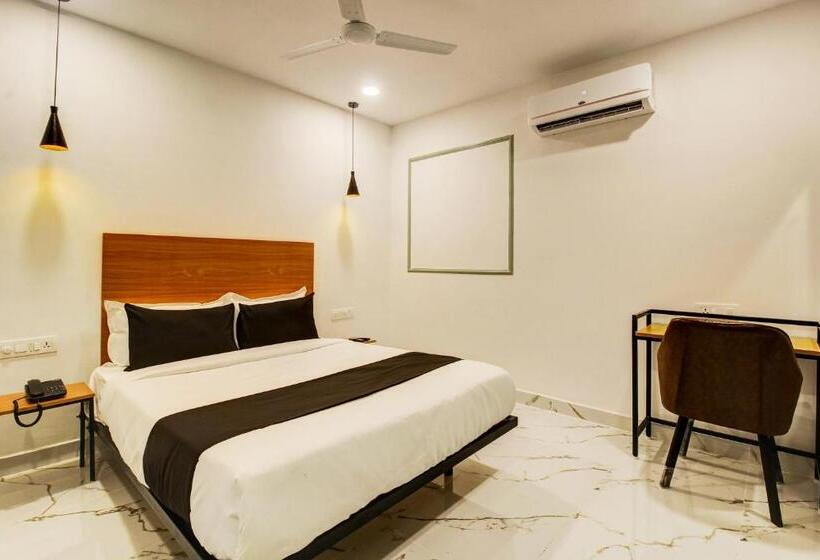 Quarto Triplo Clássico, Collection O Rcc Hotel Banjara Hills
