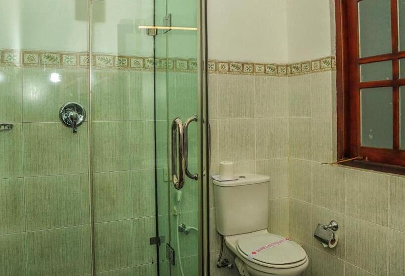 Deluxe Zimmer, Senani