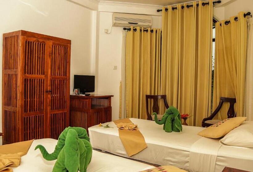 Deluxe Zimmer, Senani