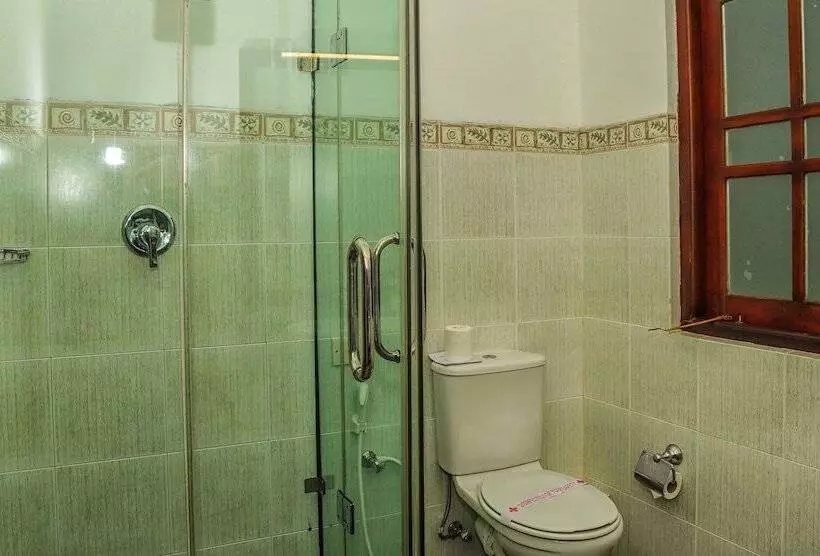Deluxe-huone, Senani