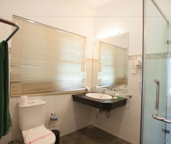 Deluxe Zimmer, Senani