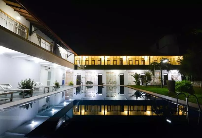 Deluxe Kolmen Hengen Huone, Siyanco Holiday Resort
