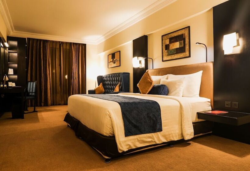 이그제큐티브 룸, Sterlings Mac