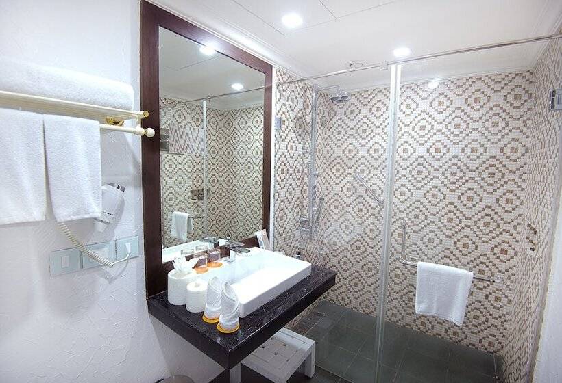 디럭스 스위트, Sterlings Mac