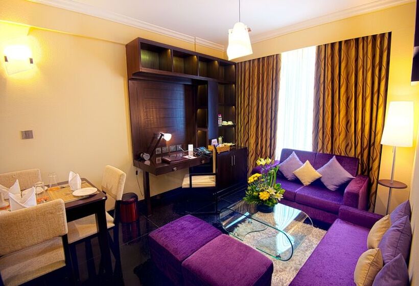 디럭스 스위트, Sterlings Mac