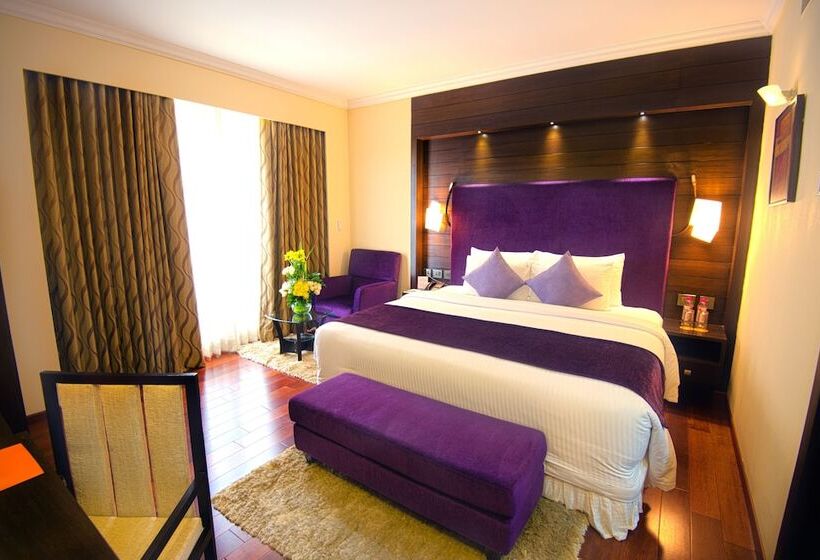 디럭스 스위트, Sterlings Mac