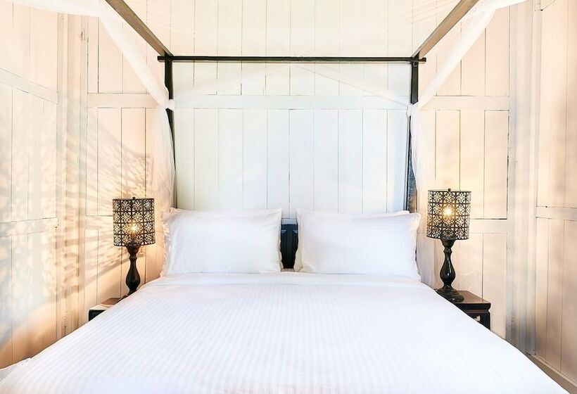 2 Bedroom Suite Pool View, Temple Tree Resort