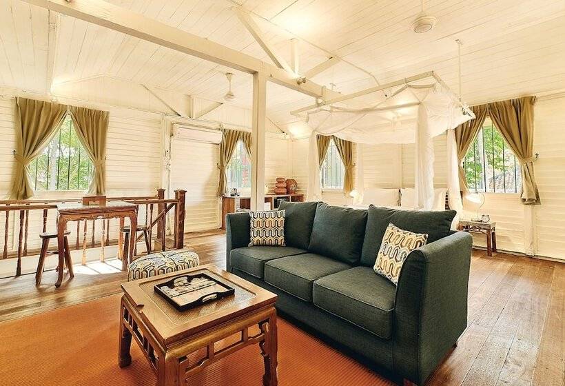 스위트, Temple Tree Resort