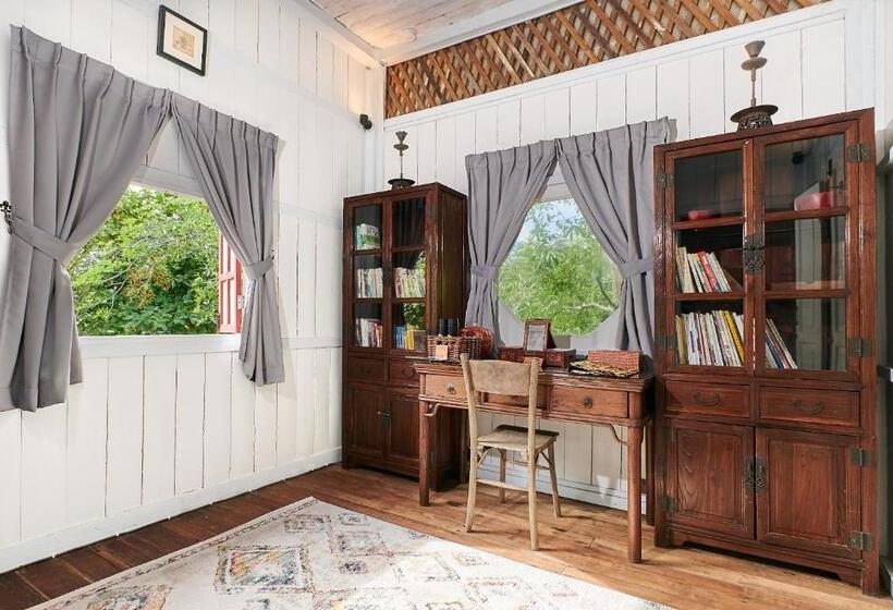 2 Bedroom Suite Pool View, Temple Tree Resort