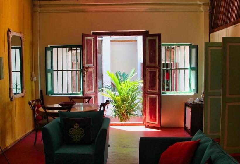 سوئیت 2 خوابه, Temple Tree Resort