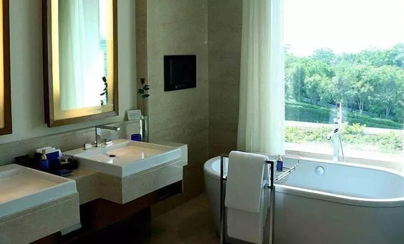 デラックスルーム, The Oberoi  Gurgaon