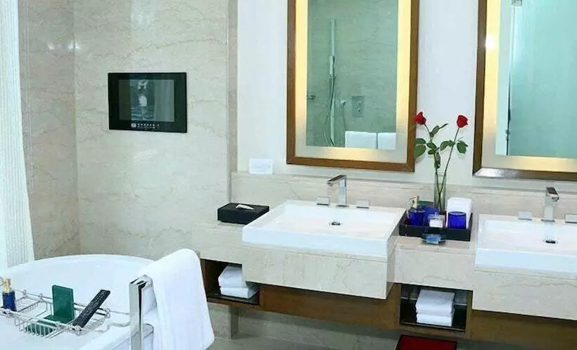 デラックススイート, The Oberoi  Gurgaon