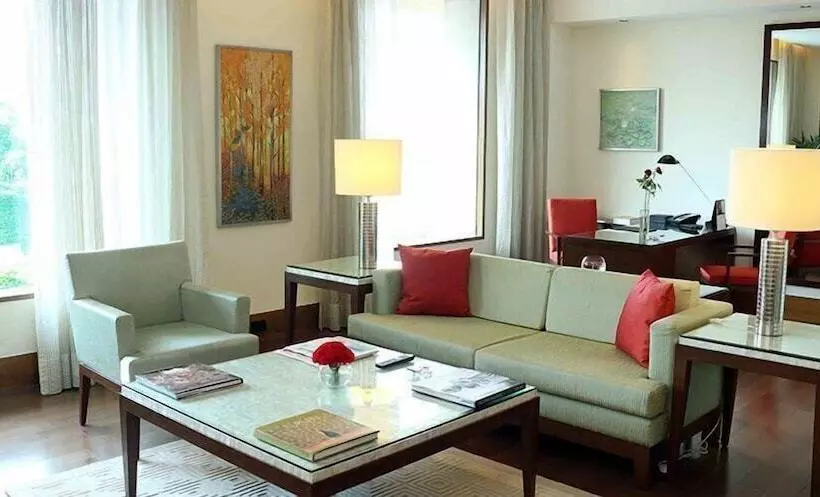 デラックススイート, The Oberoi  Gurgaon