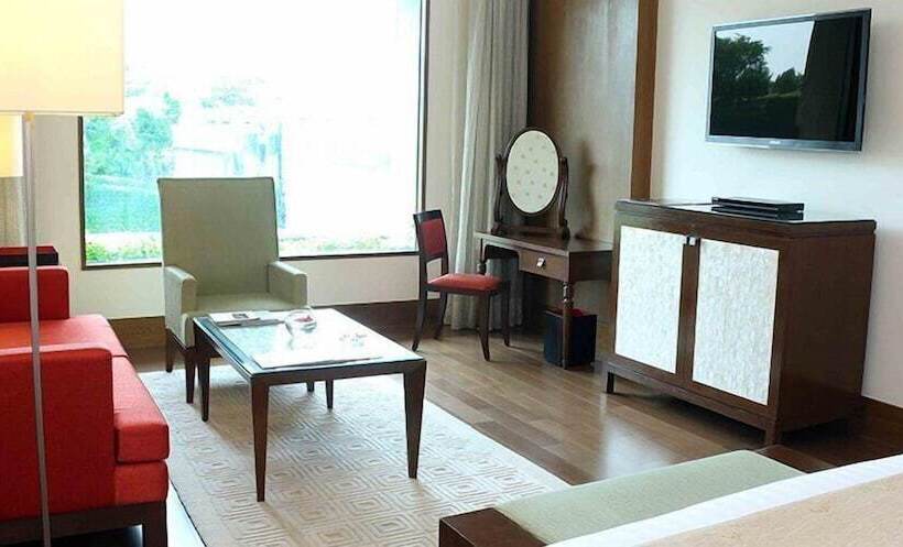 سوییت لوکس, The Oberoi  Gurgaon