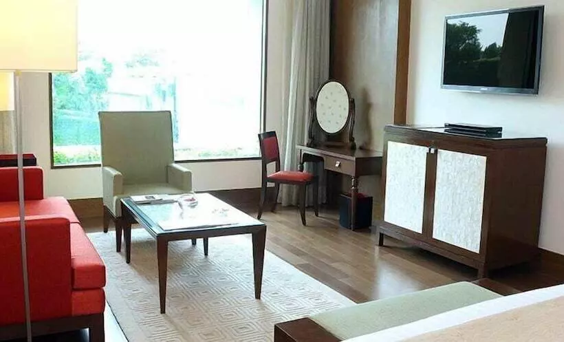 デラックススイート, The Oberoi  Gurgaon