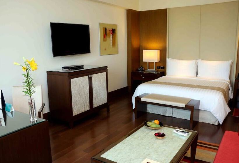 سوییت لوکس, The Oberoi  Gurgaon