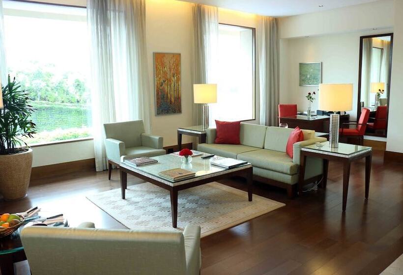 سوییت لوکس, The Oberoi  Gurgaon