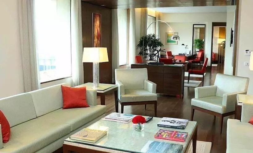 デラックススイート, The Oberoi  Gurgaon