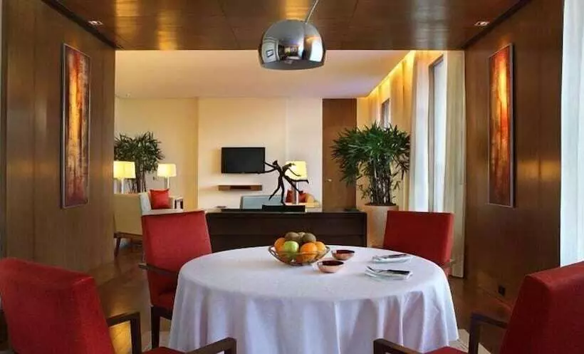 デラックススイート, The Oberoi  Gurgaon