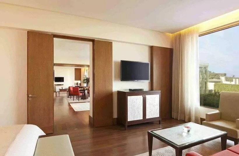デラックススイート, The Oberoi  Gurgaon