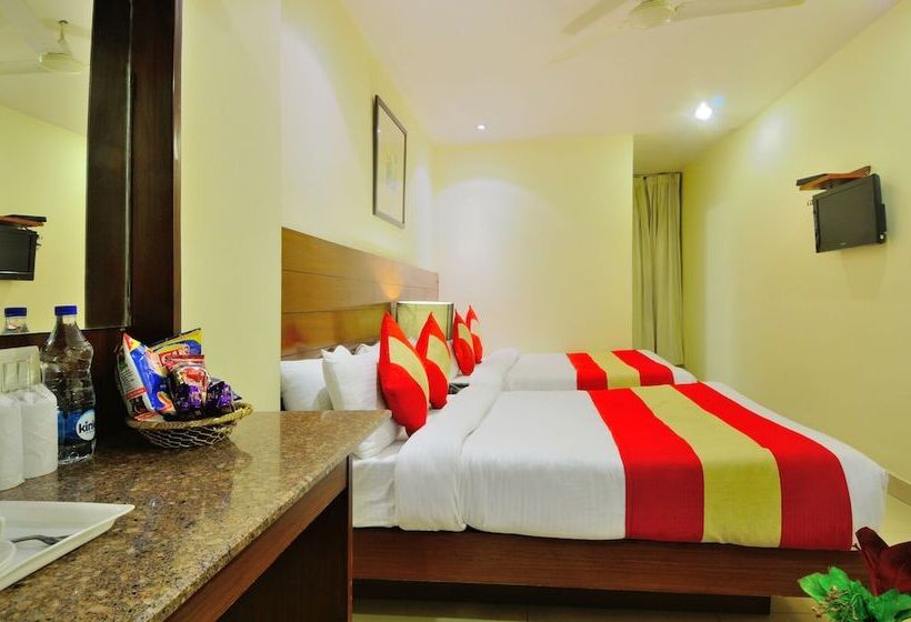 Family Room, The Raj At New Delhi Railway Station