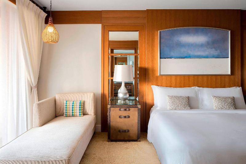 Номер Superior Вид на Сад, The St. Regis Saadiyat Island Resort, Abu Dhabi
