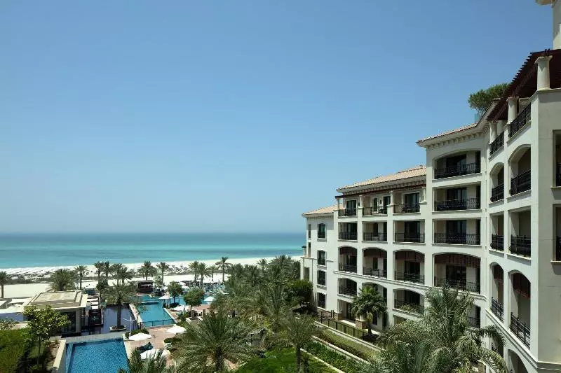 スーペリアールーム, The St. Regis Saadiyat Island Resort, Abu Dhabi