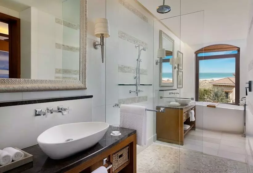 ガーデンビュースーペリアールーム, The St. Regis Saadiyat Island Resort, Abu Dhabi