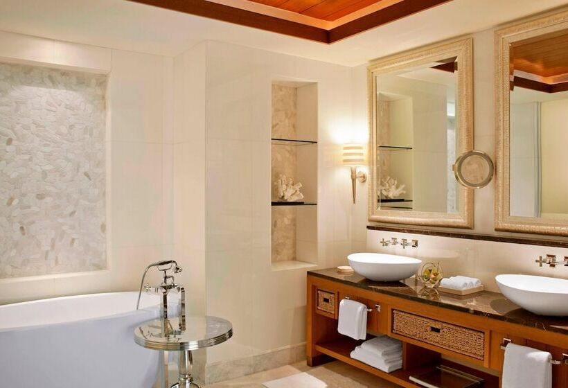 جناح مطلّ علي البحر, The St. Regis Saadiyat Island Resort, Abu Dhabi