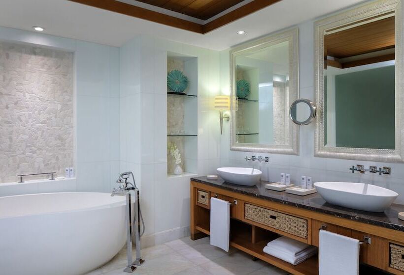 جناح مطلّ علي البحر, The St. Regis Saadiyat Island Resort, Abu Dhabi