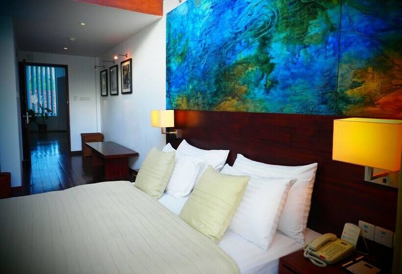 Люкс Повышенной Комфортности, Michelle Boutique Hotel