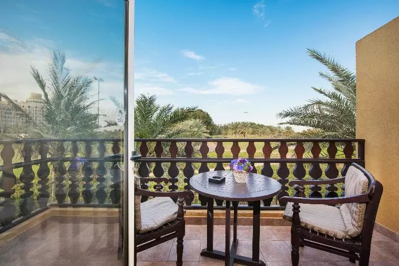 Classic-huone, Al Hamra Village