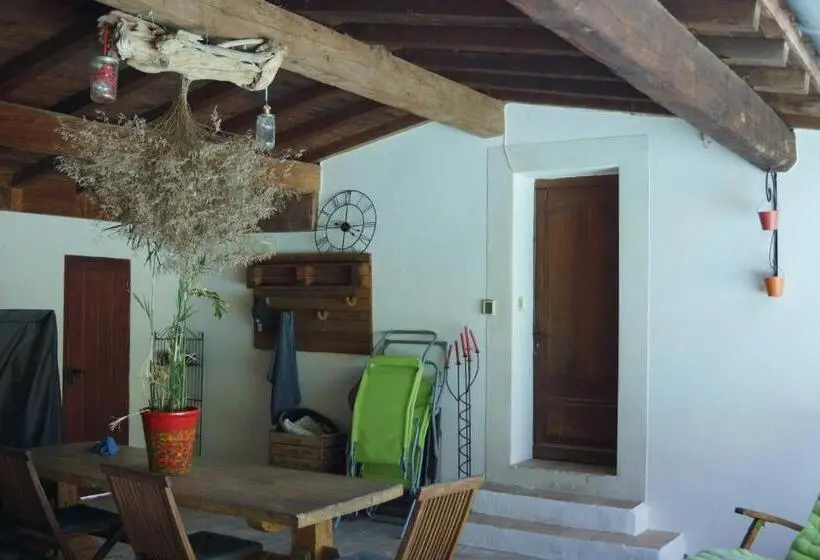 庭の見えるスタンダードトリプルルーム, Studio Au Coeur De La Petite Camargue