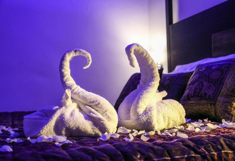 Люкс с гидромассажем, The Bridge Suites
