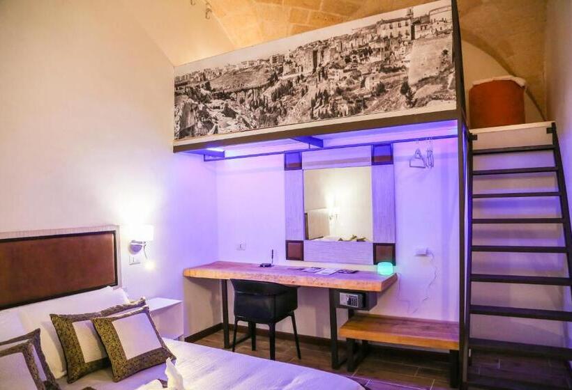 סוויטת ג'וניור עם מרפסת, The Bridge Suites