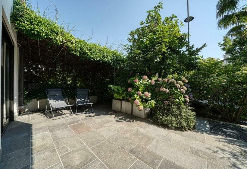 스위트, Goldfinger + Suites