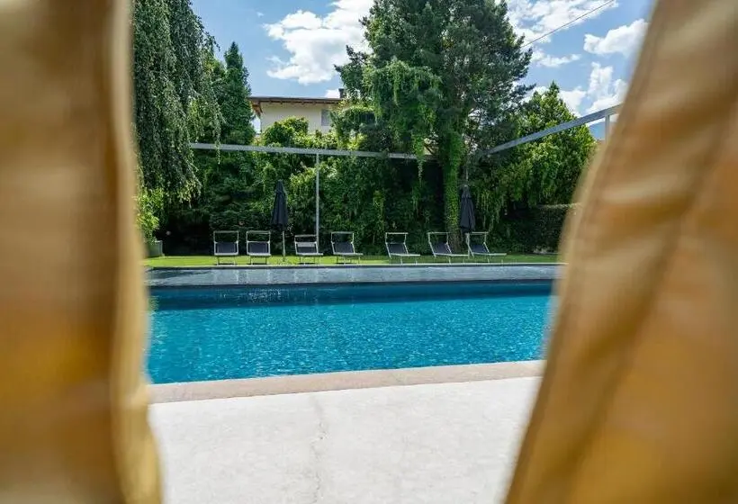 Standard-huone, Goldfinger + Suites