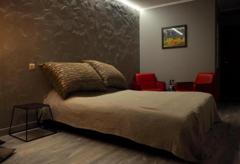 اتاق استاندارد با چشمانداز دریاچه, Central Place With Lake View