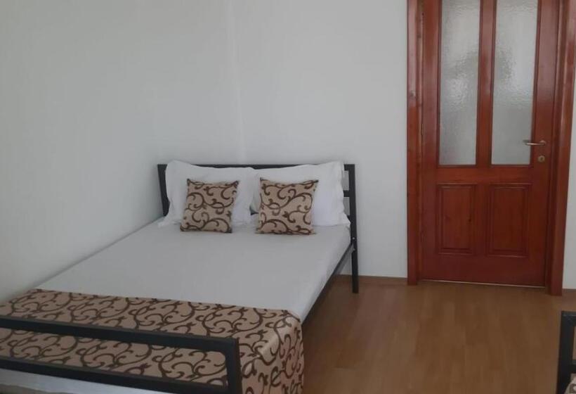 סטודיו סטנדרט עם מרפסת, Ionela