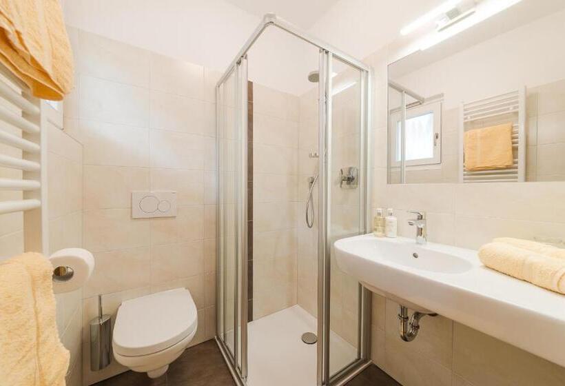 バルコニー付きスタンダードルーム, Garni Georgenhöhe