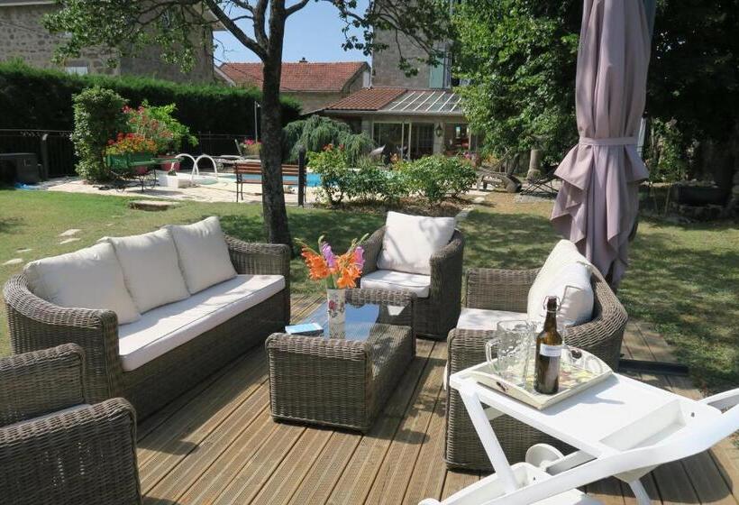 חדר סטנדרט נוף לבריכה, Carpe Diem