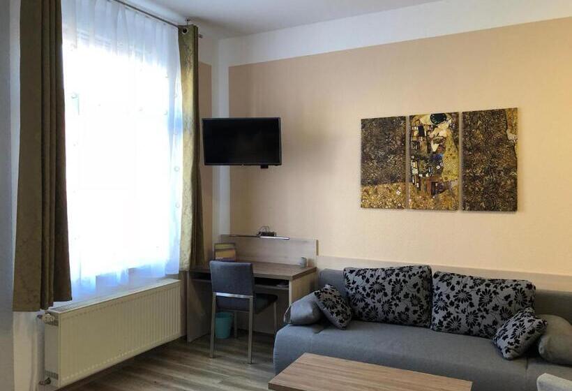 スタンダードルーム, Zum Postamt